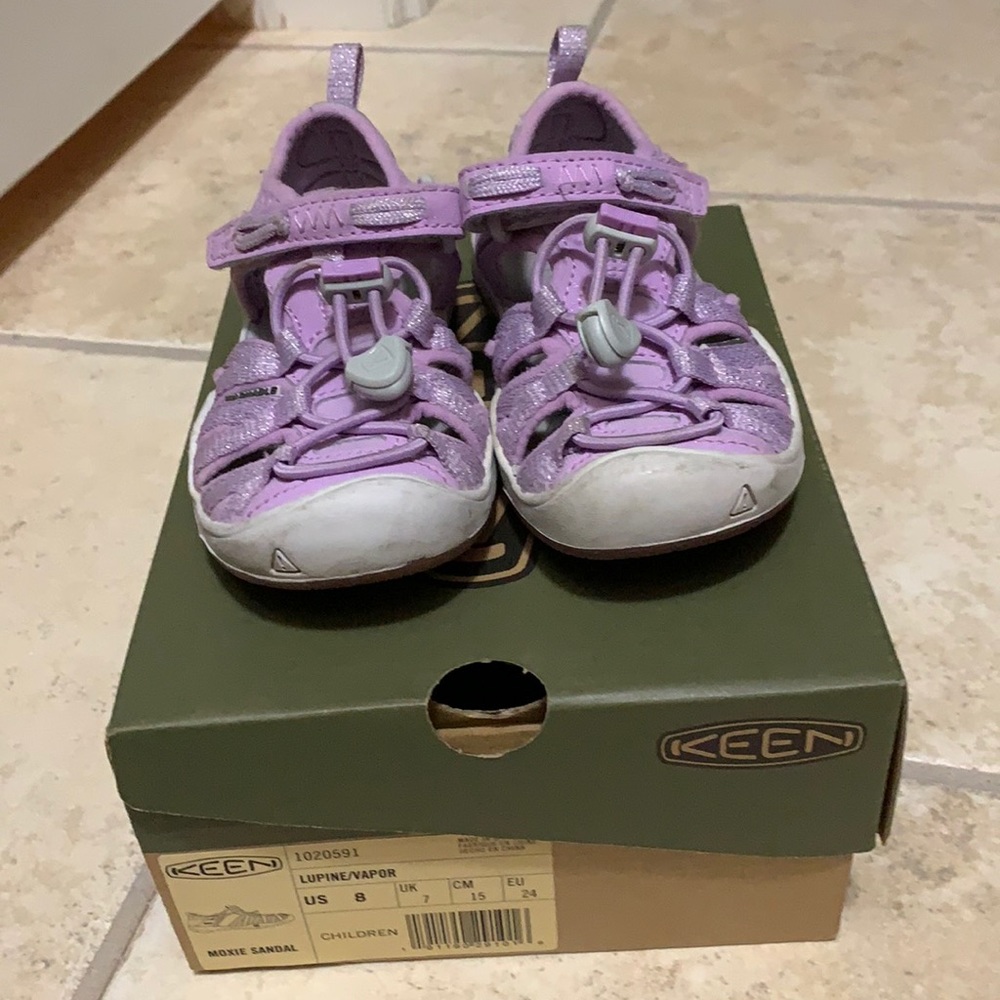 Keen girls size 8 sandals